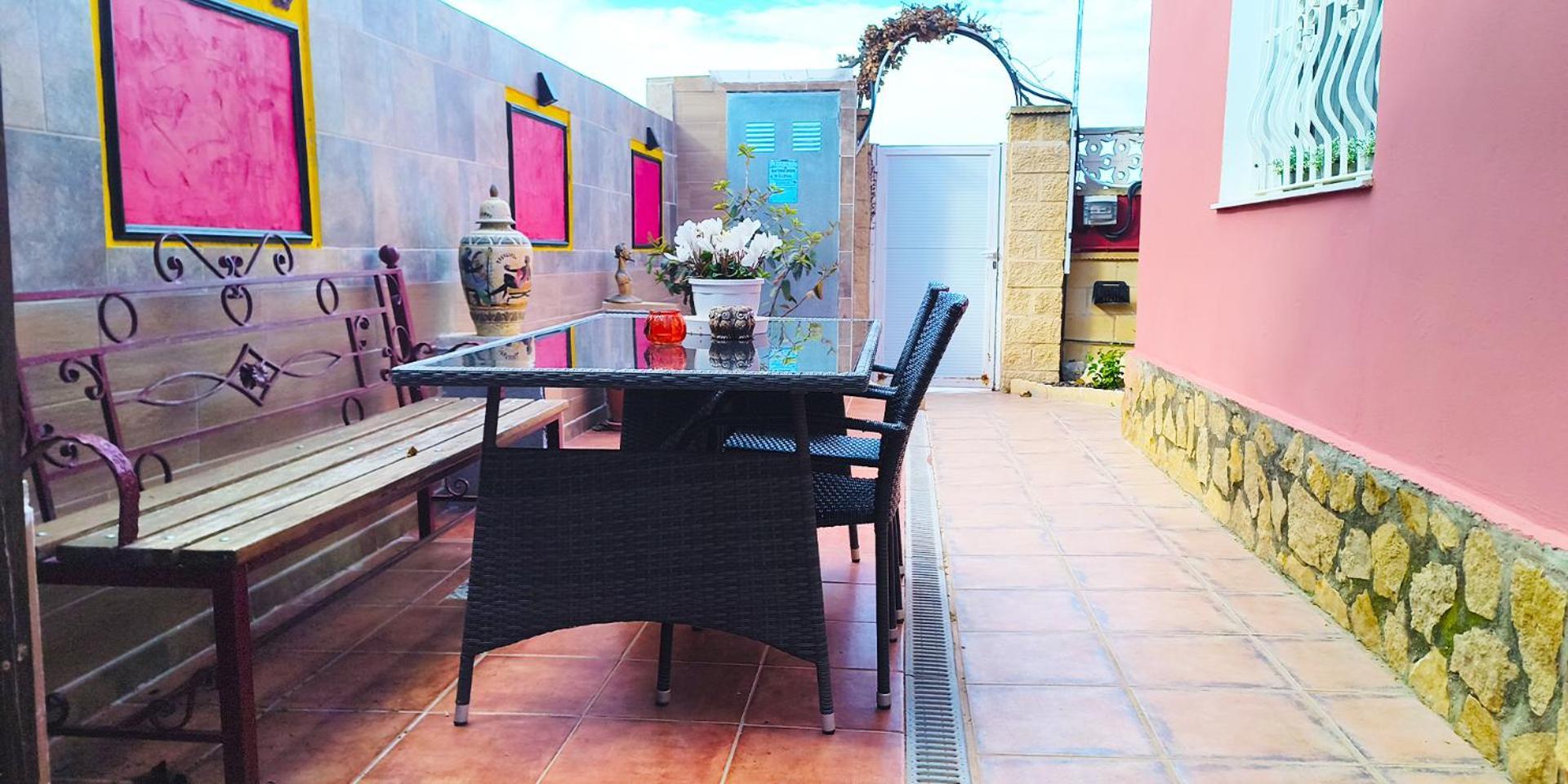 Tienda Linda Hotell Puebla de Vallbona Eksteriør bilde